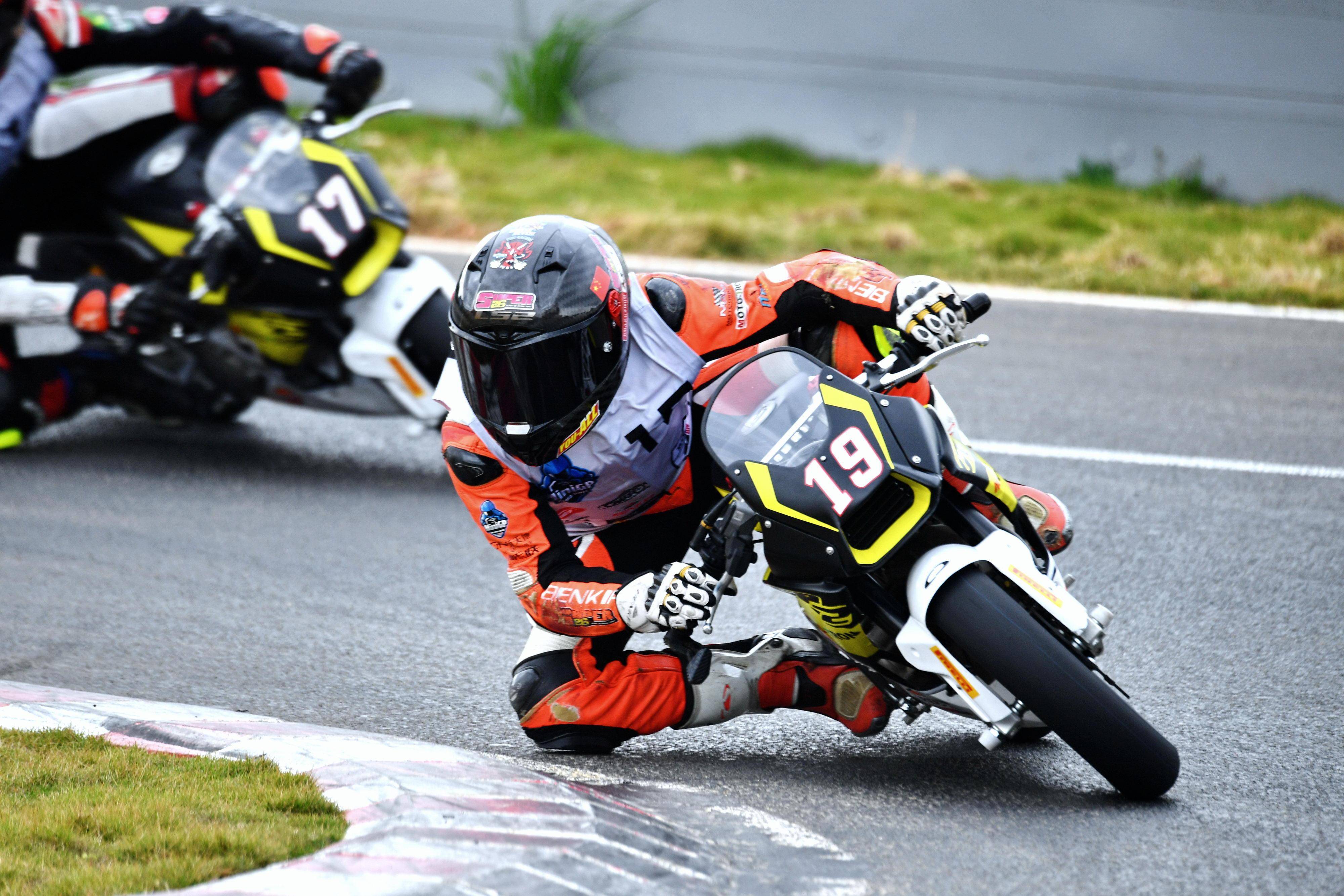 关于少年骑士挑战赛：青少年的速度对决的信息