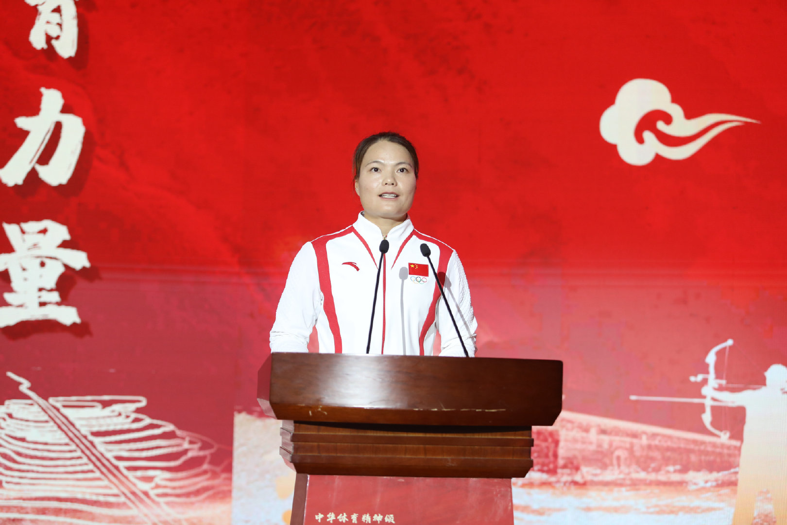 拼搏精神：运动员克服伤病继续战斗的简单介绍