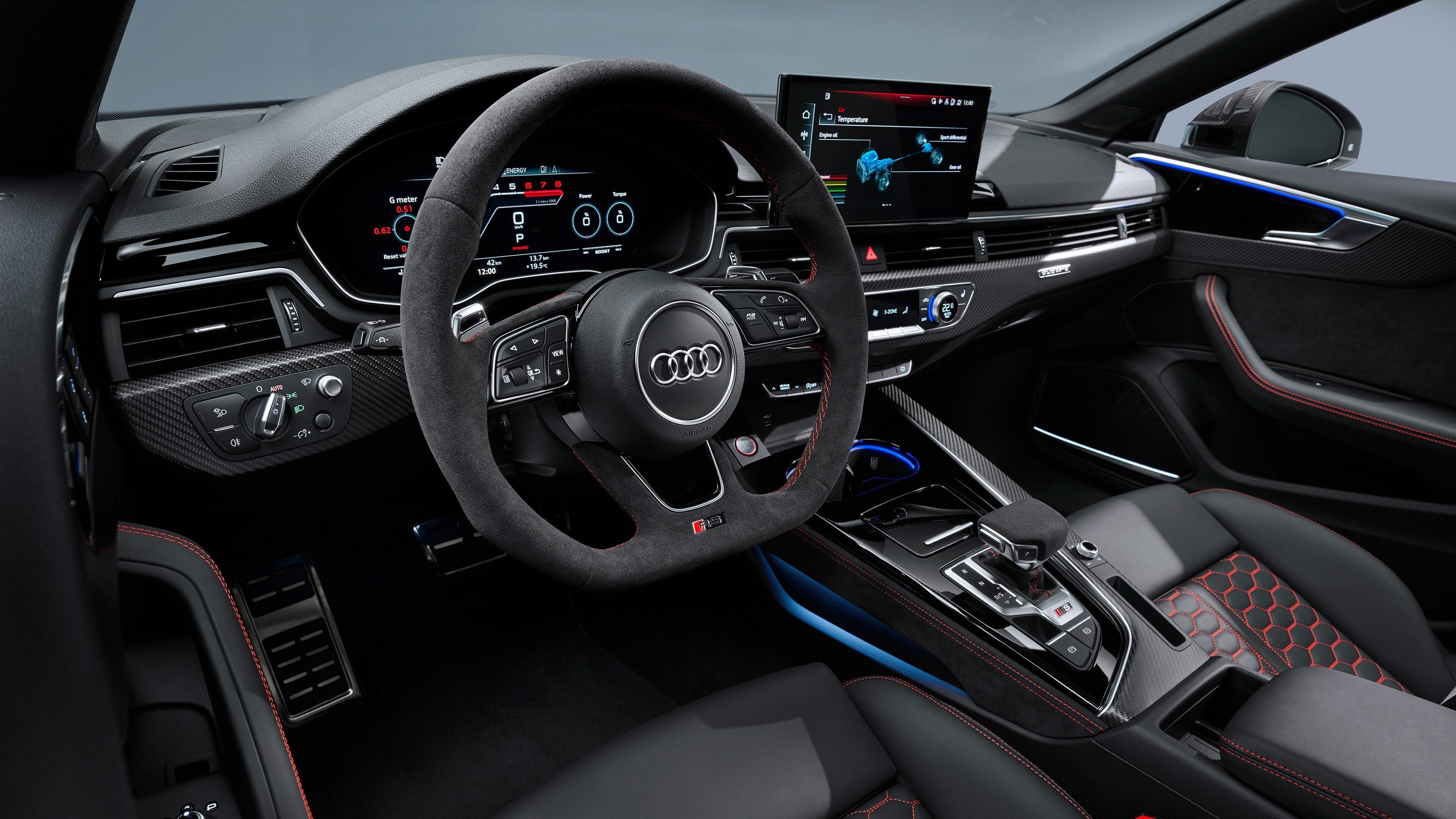 曼联明星新援在比赛中表现出色，助球队取胜，曼联足球最新引援