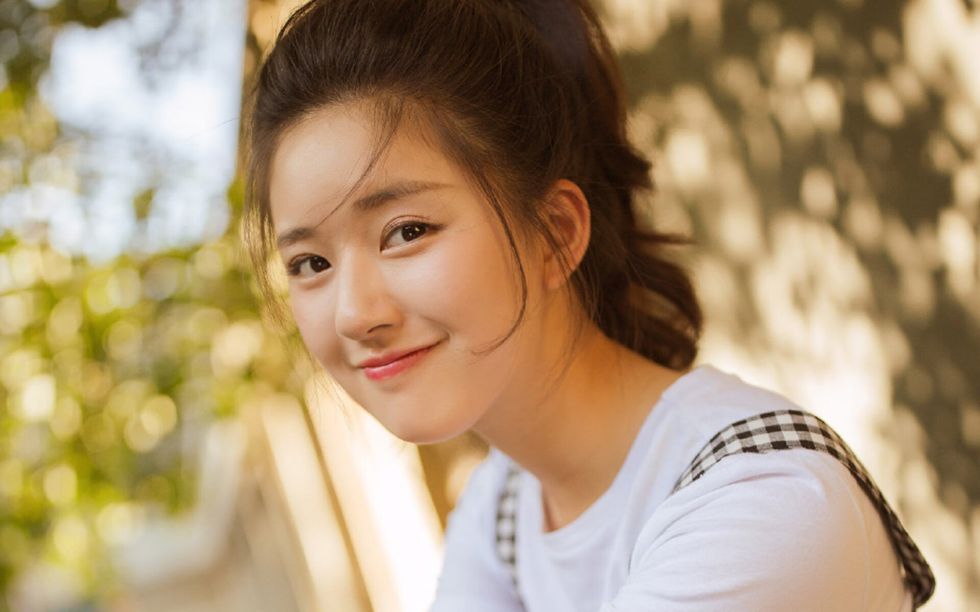 边裁是否应使用更多智能设备辅助判罚，边裁和裁判是什么关系