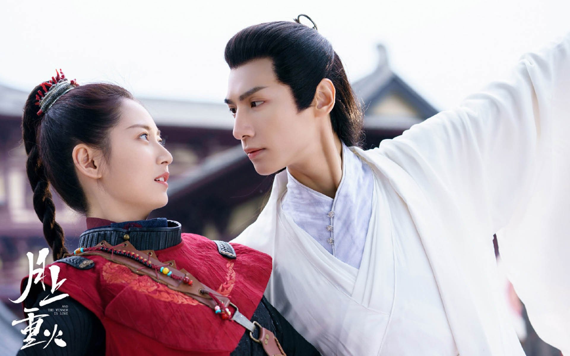 埃弗顿前场拼抢频繁打乱对方部署，埃弗顿中场